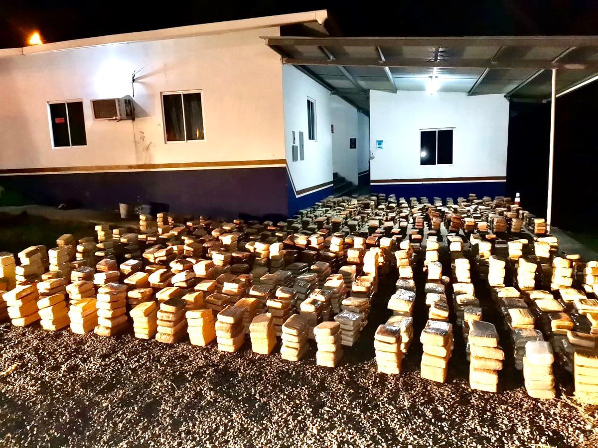 Ticos fueron aprehendidos con 2 mil 344 paquetes de sustancias ilícitas