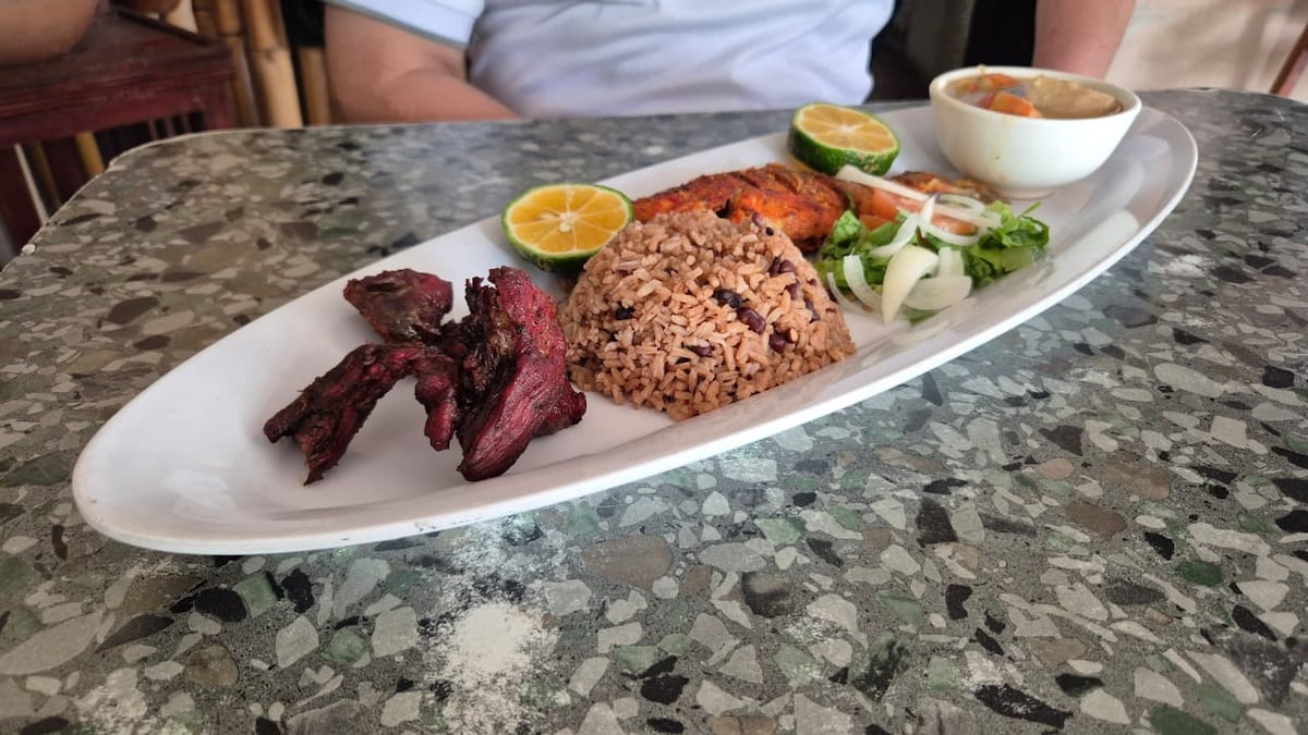 El sabor de la perseverancia: Sazón Pacoreño y su legado de mujeres luchadoras