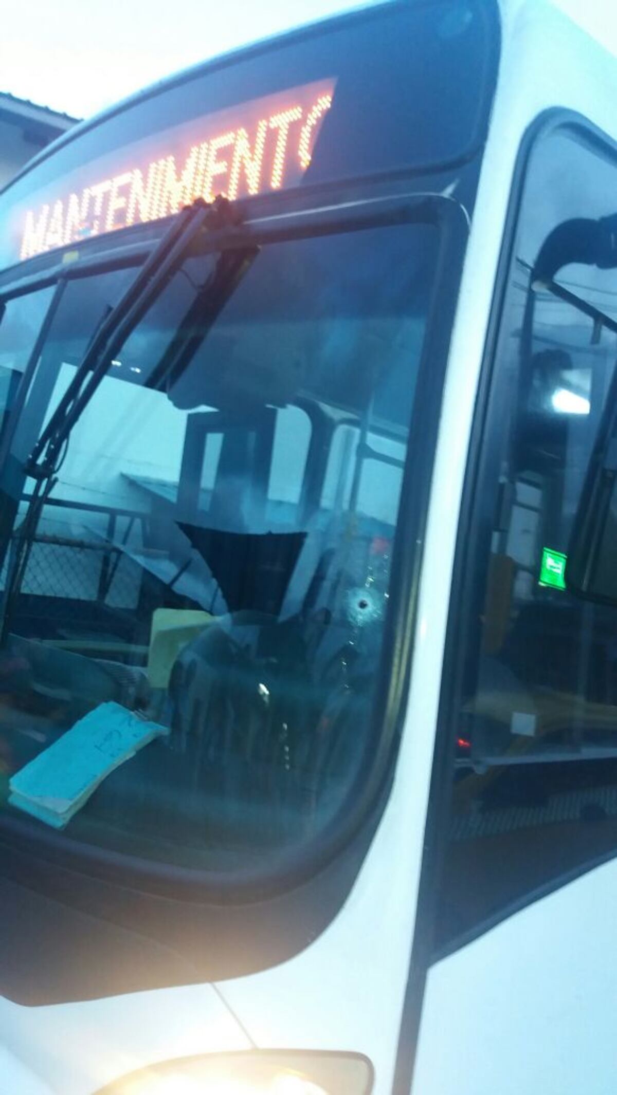 MALDITA DELINCUENCIA. Conductora de Metrobús herida por balacera