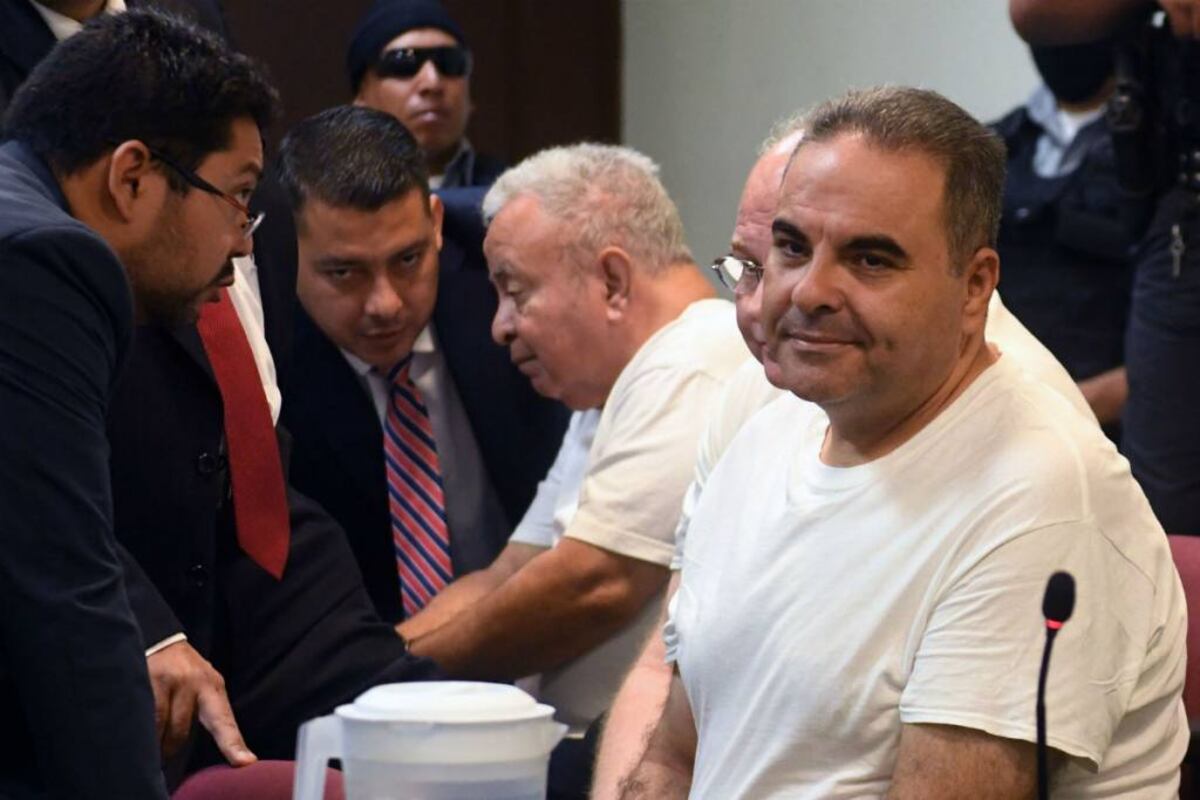 Expresidente salvadoreño Saca es condenado a 10 años de cárcel por corrupción