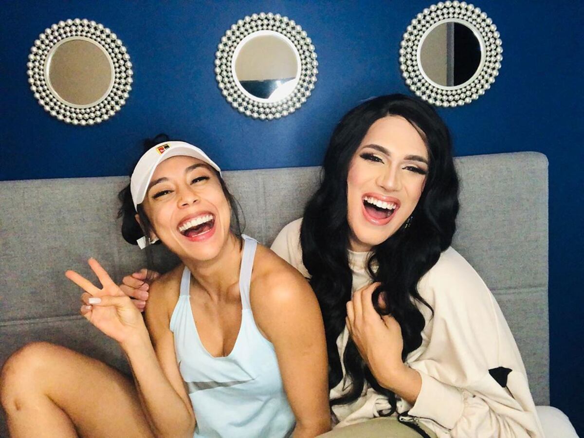 Restaurante ofrece disculpas a Clarissa y descuento a Cher por la cucaracha. Ella tratará de cocinar más en casa +Video