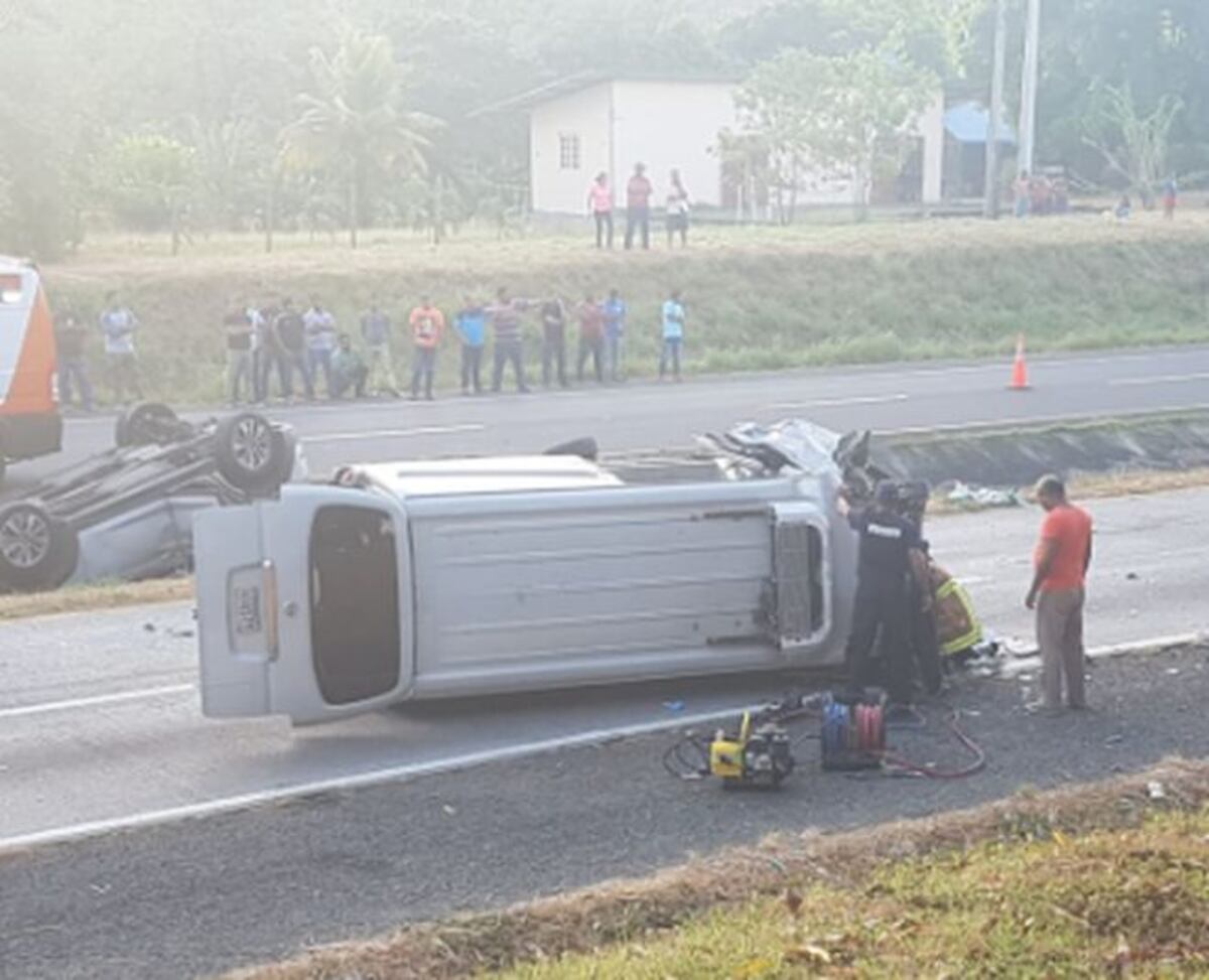 Un muerto y un herido en trágico vuelco en Chame. Bus y sedán impactaron