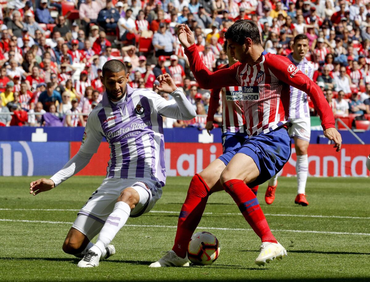 Atlético gana, retrasa coronación del Barcelona