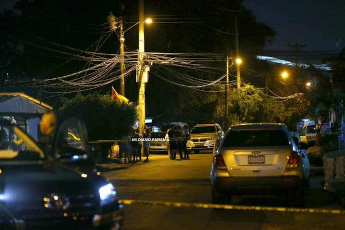 Homicidio. Sujetos se bajan de dos taxis y acribillan a otro en Monte Oscuro
