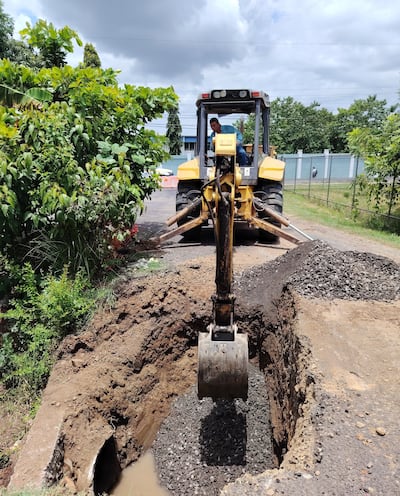 Reparan calle en Santiago tras colapso de una tubería en San Martín de Porres