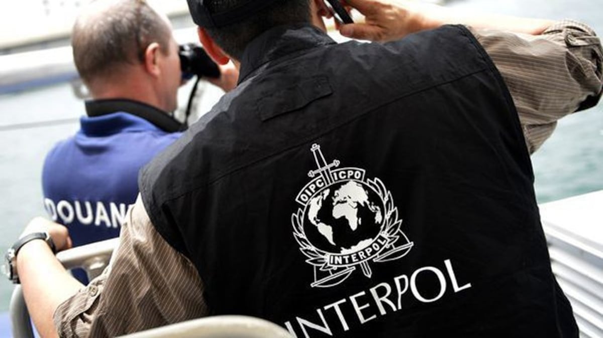 Interpol alerta de la posible “actividad delictiva” en torno a las vacunas
