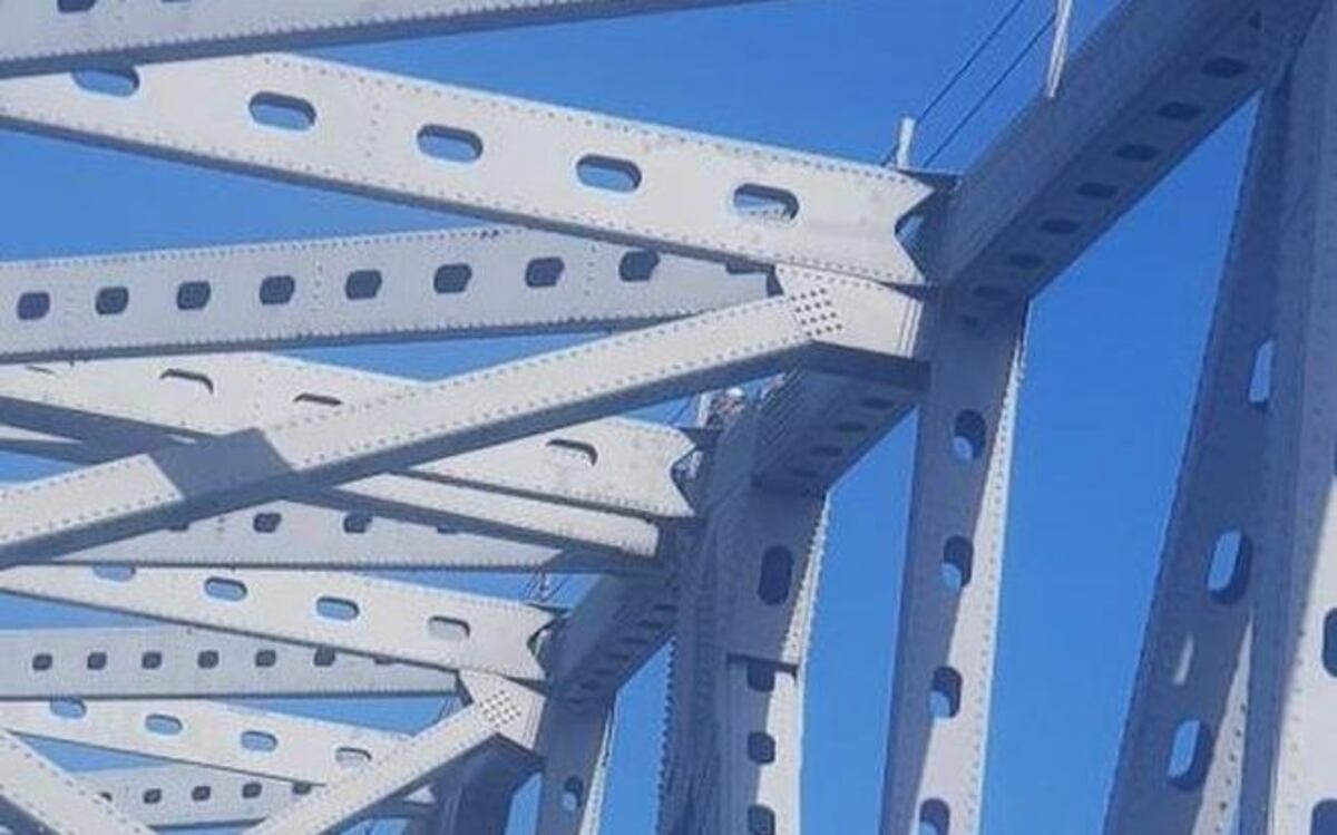 Lo capturan. Por subirse al Puente de las Américas a tomarse selfie