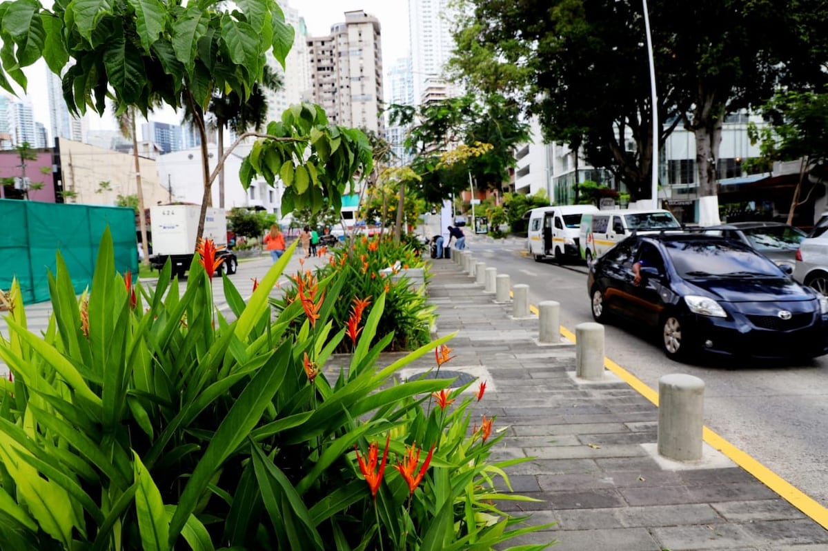 Al fin. Reabren Calle Uruguay. Renovación costó $14 millones más de lo acordado. Chequee cómo quedó