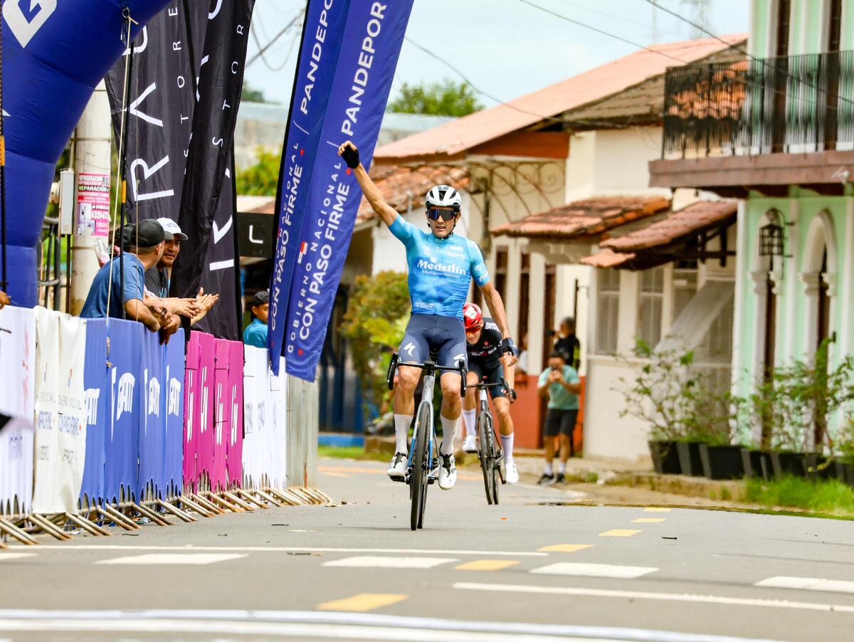 Fuga explosiva en Chitré: Sevilla se viste de líder en arranque del Tour de Panamá