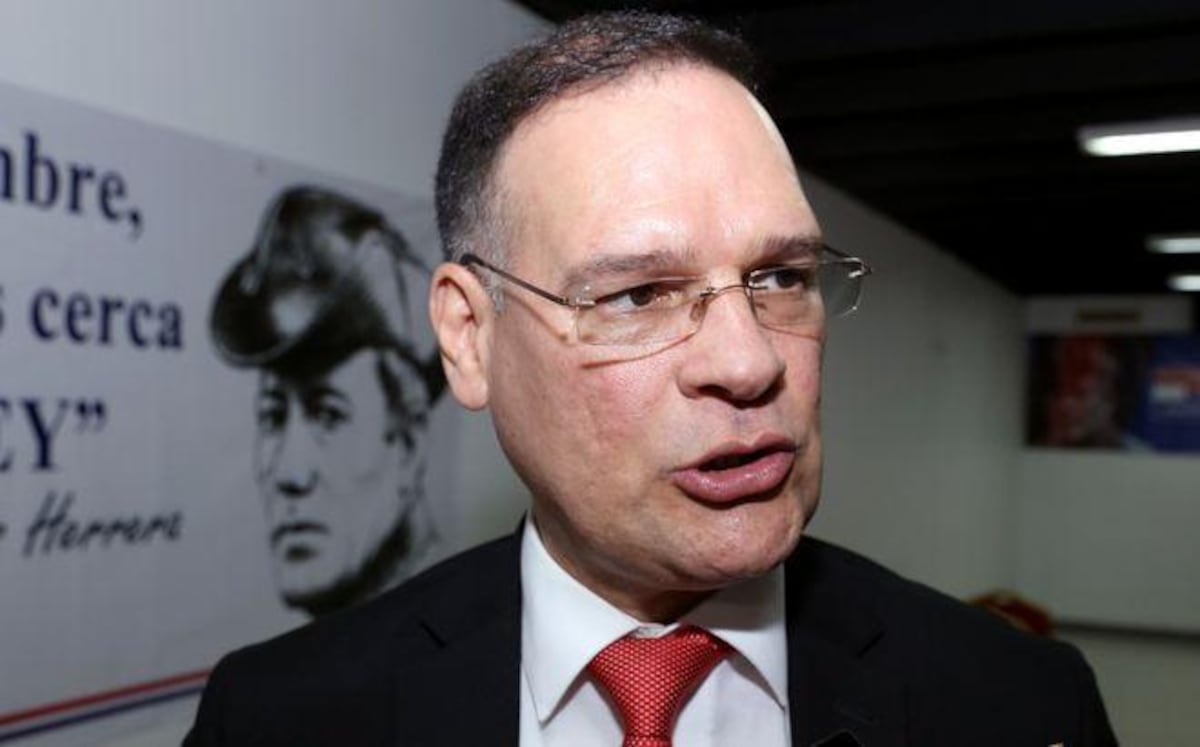 Diputado González tenía en la planilla 080 a su sobrina que vive en otro país