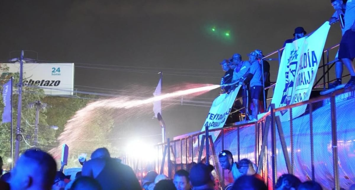 El ‘West’ prende la fiesta con culecos de día y noche