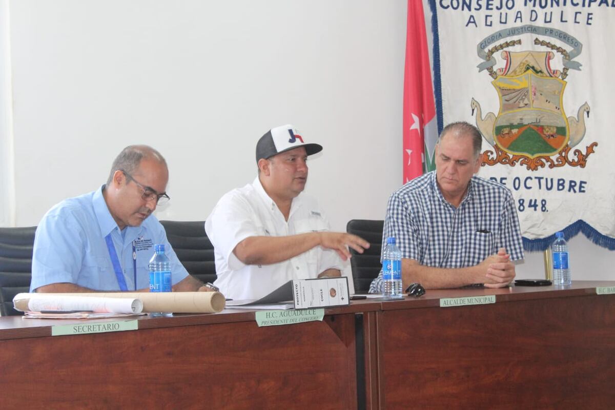 Pandeportes y Municipio de Aguadulce logran acuerdo sobre el Complejo de Pequeñas Ligas