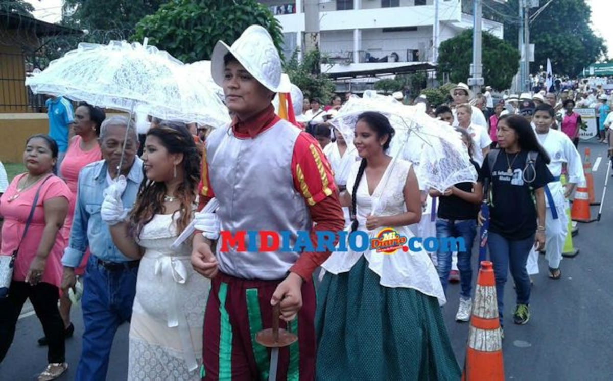 Panameños celebran los 497 años de Panamá Viejo