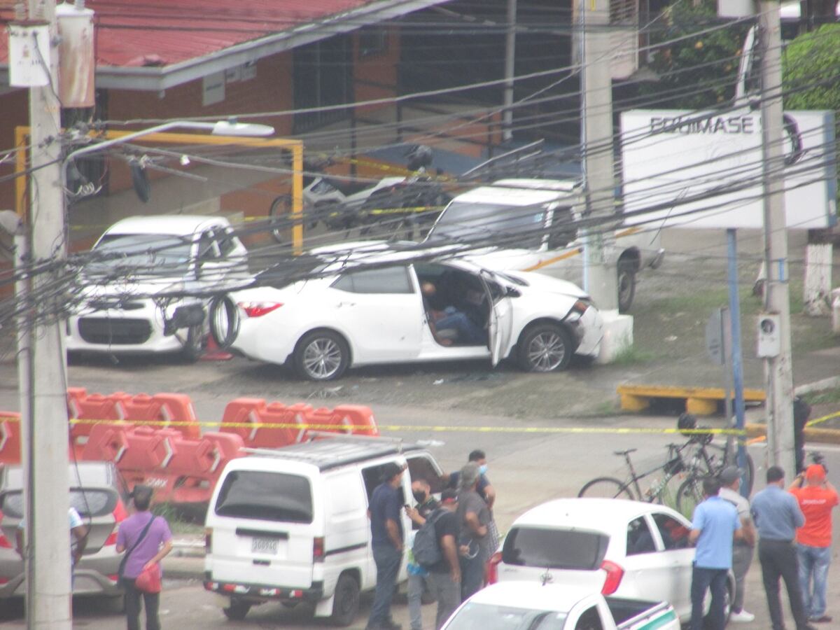 Tiroteo. Asesinan a un hombre en Río Abajo, tras persecución vehicular a un costado de la Junta Comunal. Otro resultó herido. Video