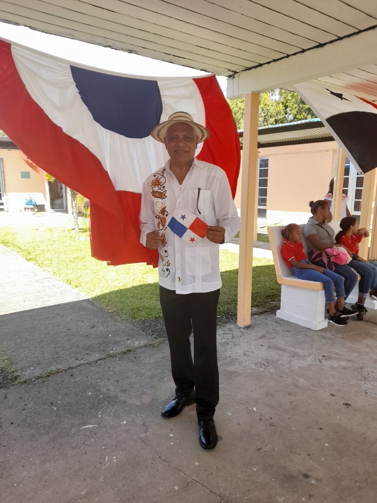 Día de los Mártires debe enseñarse con más pasión. En lugar de ir para la playa hay que rendir honor a los héroes 