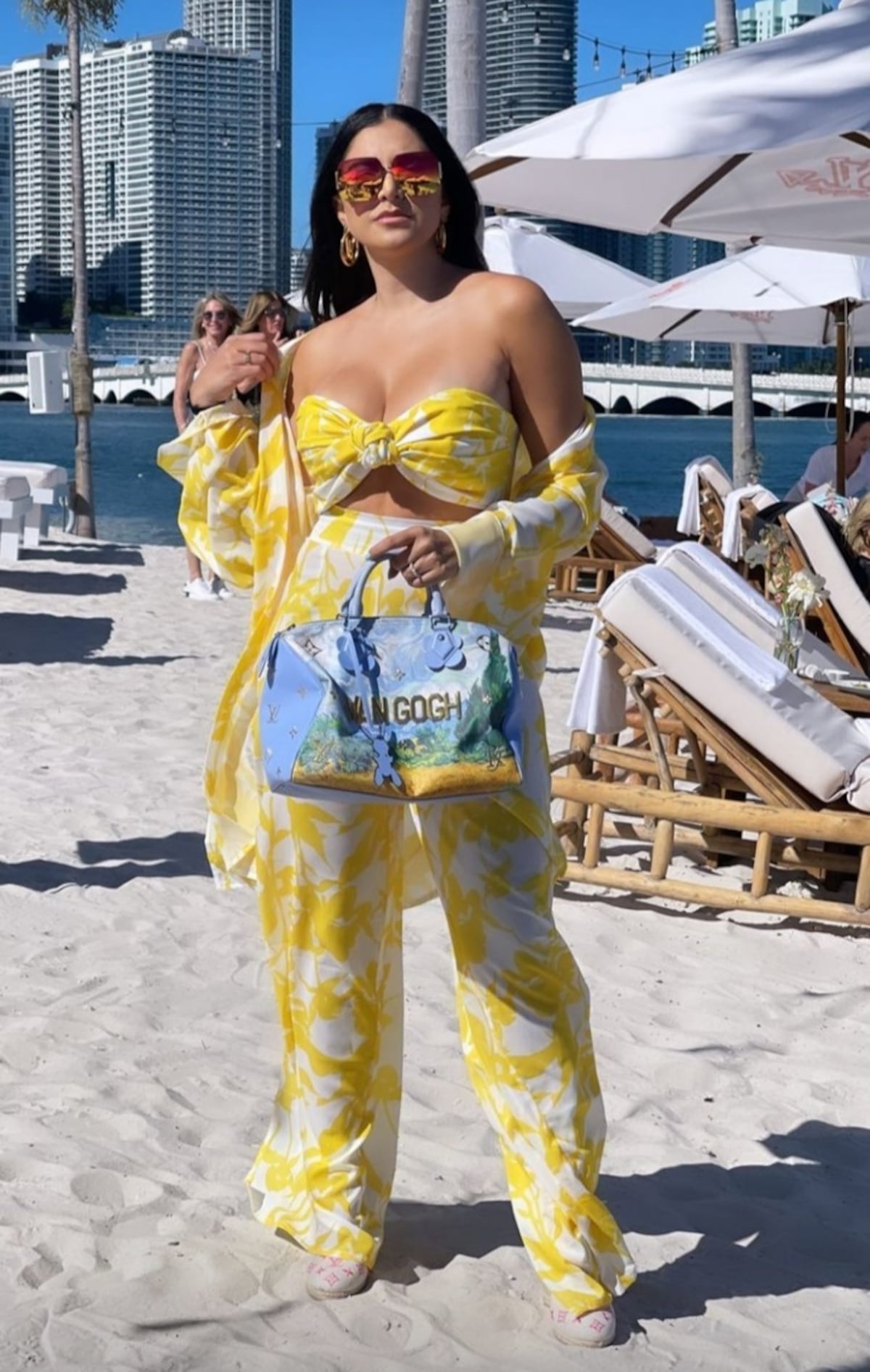 Toda una influencer. Katleen Levy asiste a desfile de Louis Vuitton y ‘parquea’ con Maluma y Ricky Martin