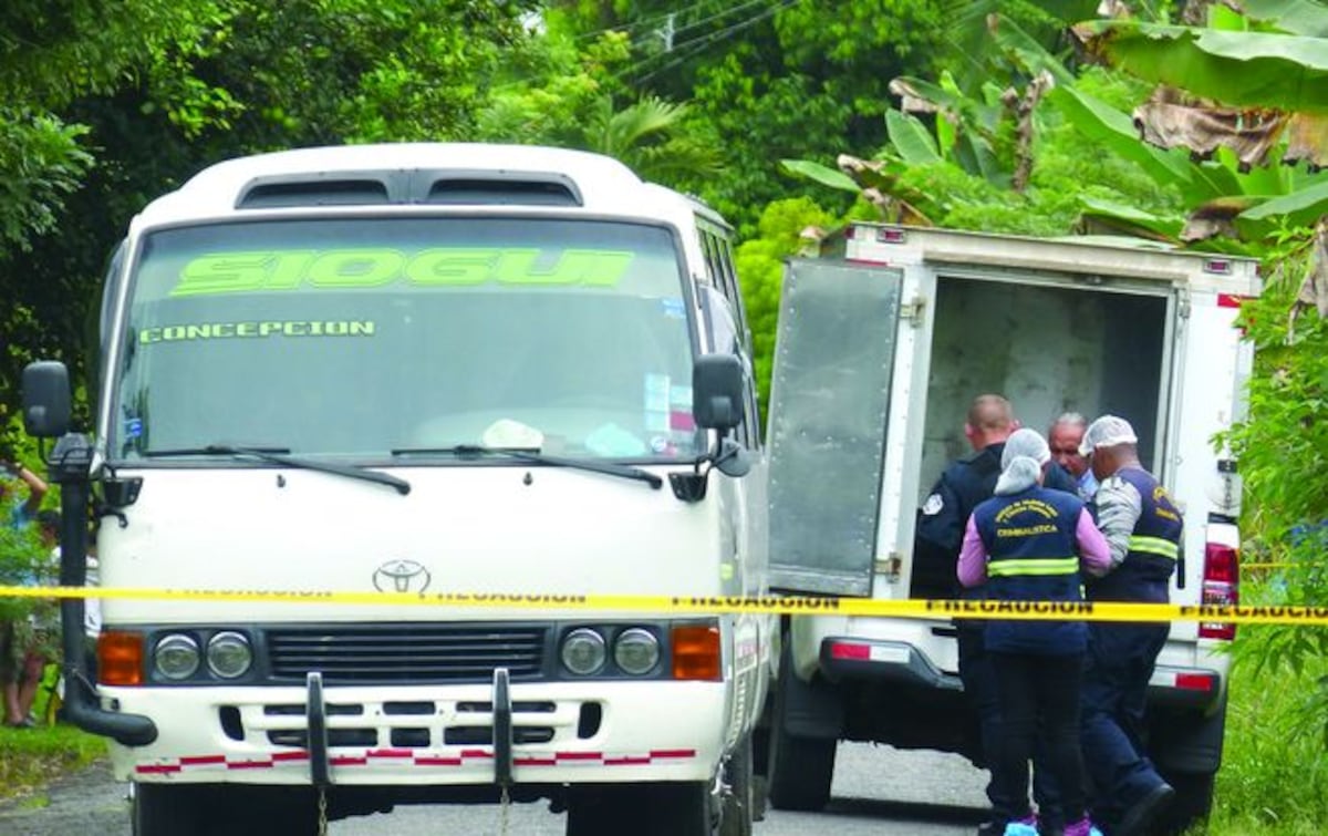 ¡DESGARRADORES GRITOS DE UNA MADRE! Bebé falleció bajo las llantas de un bus
