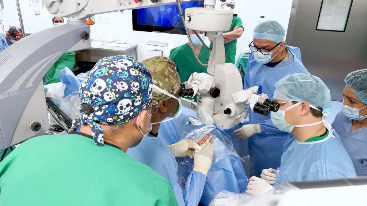 Unos 100 panameños recuperaron la visión en jornada de cirugías oculares en la Ciudad de la Salud