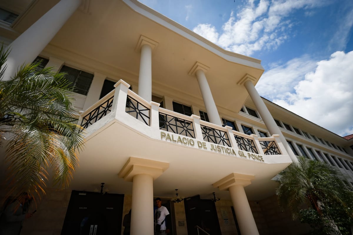 CSJ rechaza demanda y confirma a Nicolasa Terreros como rectora de UDELA