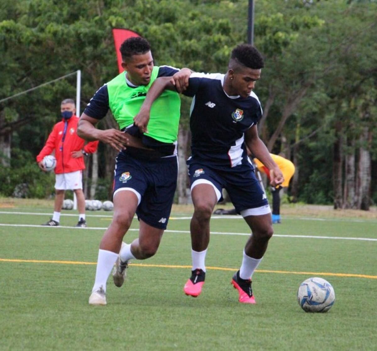 Christiansen hace nuevas convocatorias a la Selección de Fútbol