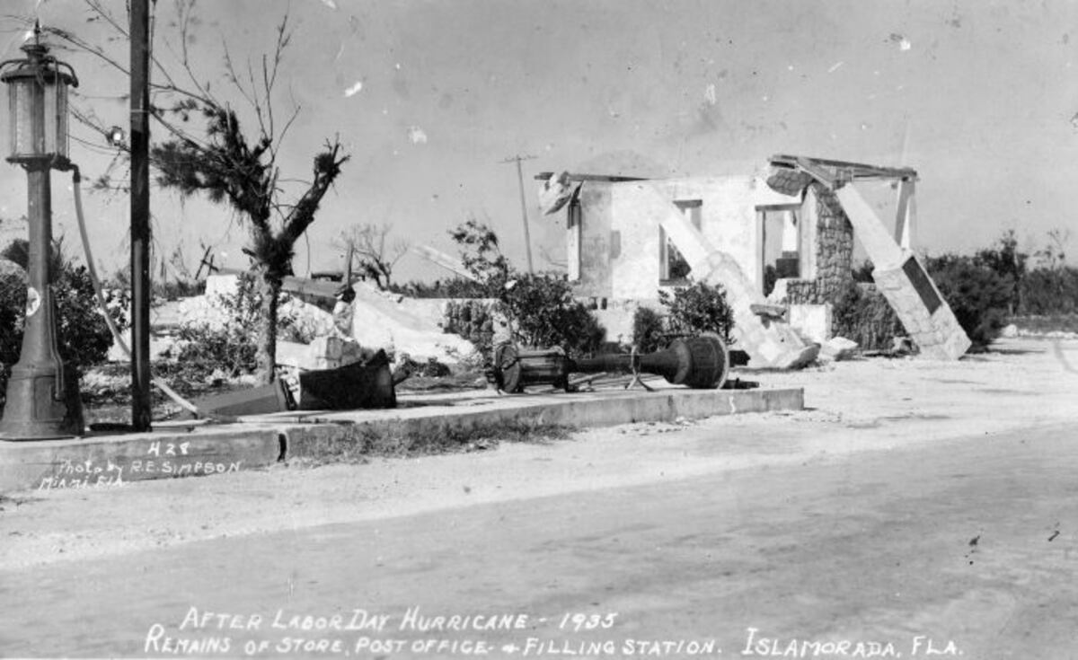 ‘Melissa’ pega en Jamaica y hasta los cazadores de huracanes salen huyendo del monstruo