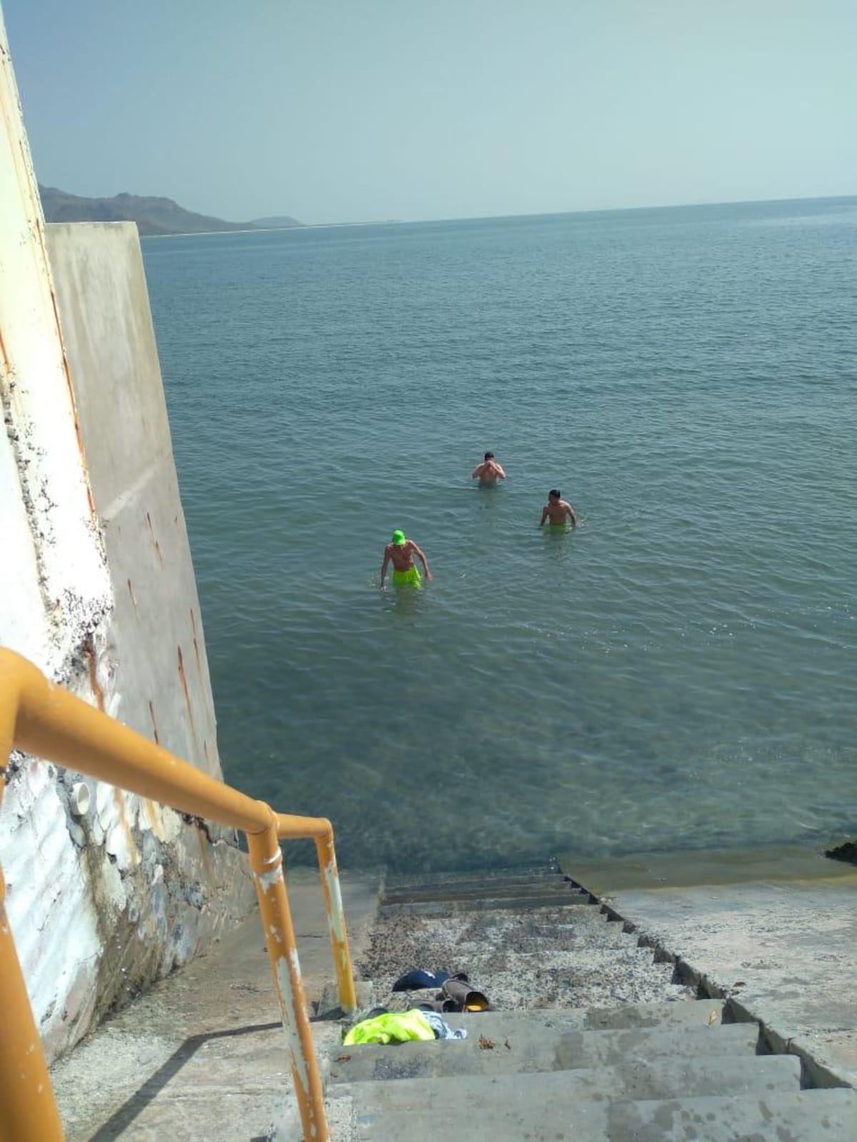 Pillan a varios en la playa en Coronado incumpliendo cuarentena, entre ellos un conocido político