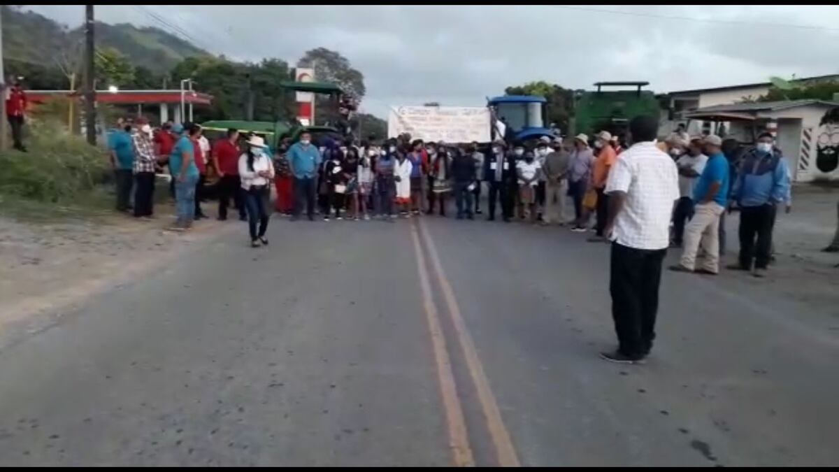 Cierran la calle. Darién y parte de Chepo están paralizados 