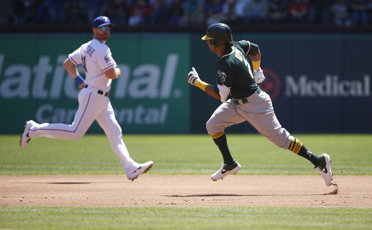 Khris Davis accede a extensión de dos años con Atléticos