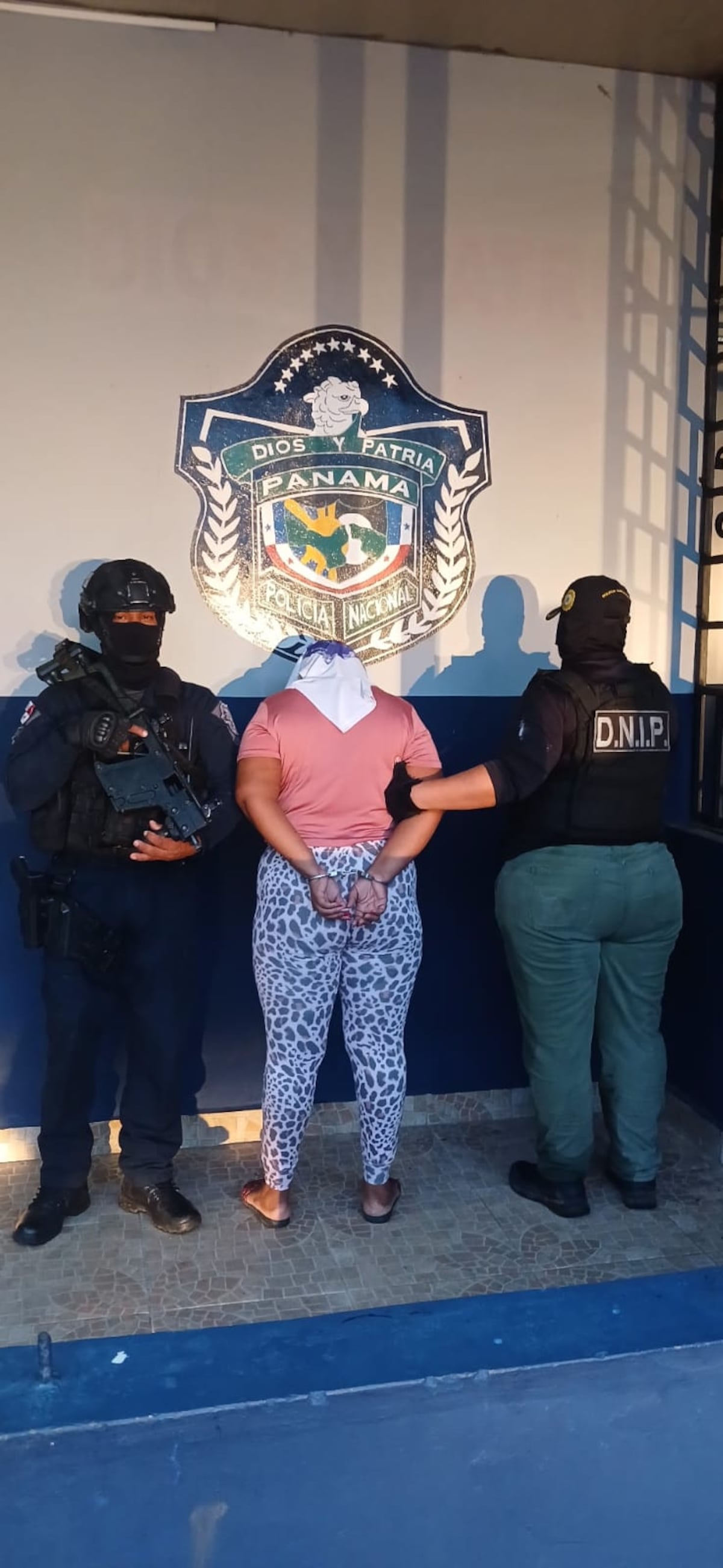 Tenía condena encima: Mujer buscada por estafa cae en operativo en San Joaquín