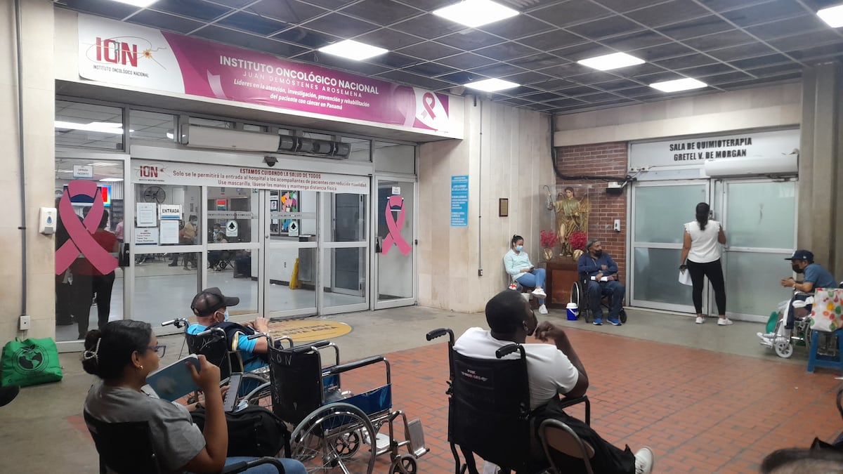 Créditos y seguros en juego: Asamblea discute derecho de sobrevivientes de cáncer