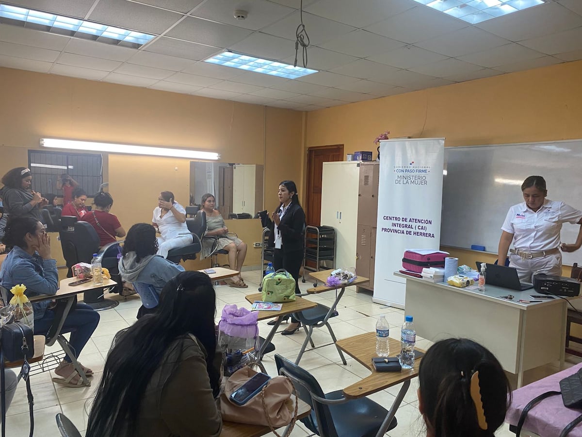 Mujeres de Herrera se capacitan en belleza para impulsar sus emprendimientos
