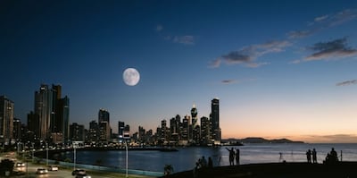 ATENCIÓN. Luna azul sorprenderá a Panamá este domingo: será la más pequeña y distante del año