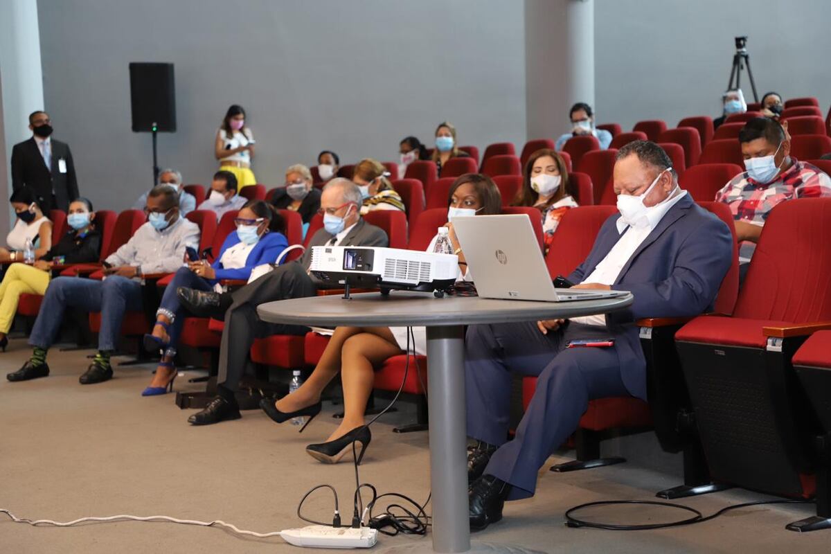 Hay dinero, pero no se puede utilizar. Subdirector del Seguro plantea la crisis financiera ante diputados