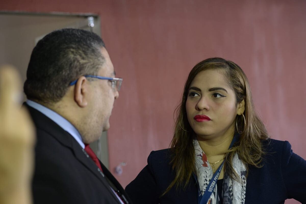 Fiscalía va con el segundo testigo en caso ‘pinchazos telefónicos’