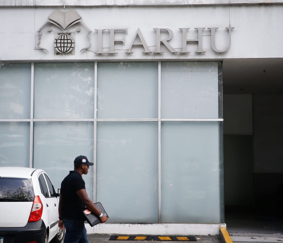 Sueño en pausa: pagos atrasados del IFARHU amenazan a estudiantes de Medicina