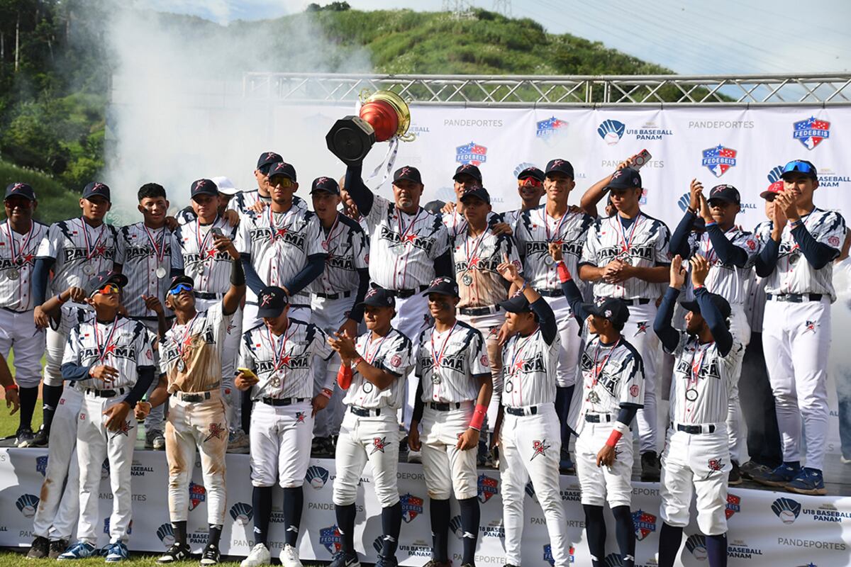 Panamá lucha con garra y clasifica al Mundial pese a derrota ante Estados Unidos