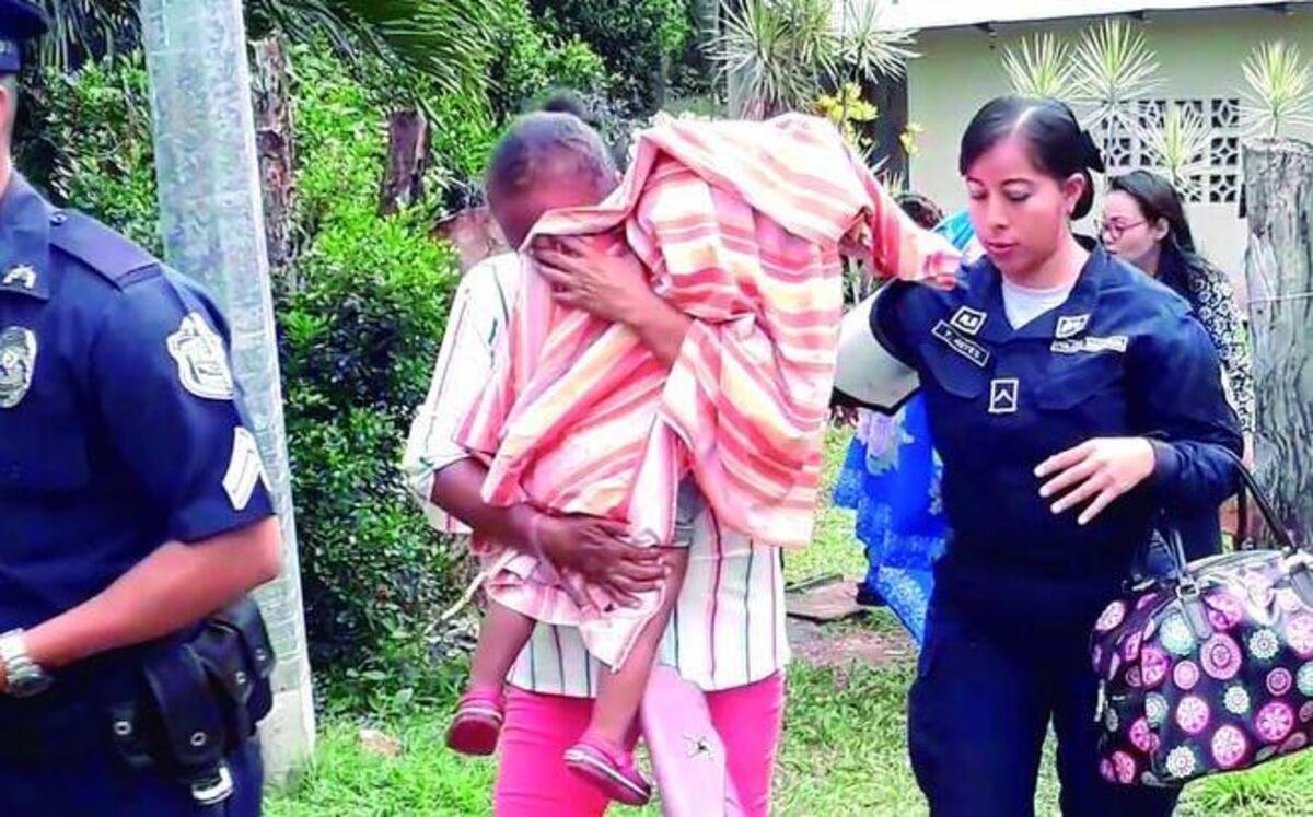 Madre llora por que le regresen a su hijo, el que caminaba en vía de Sajalices