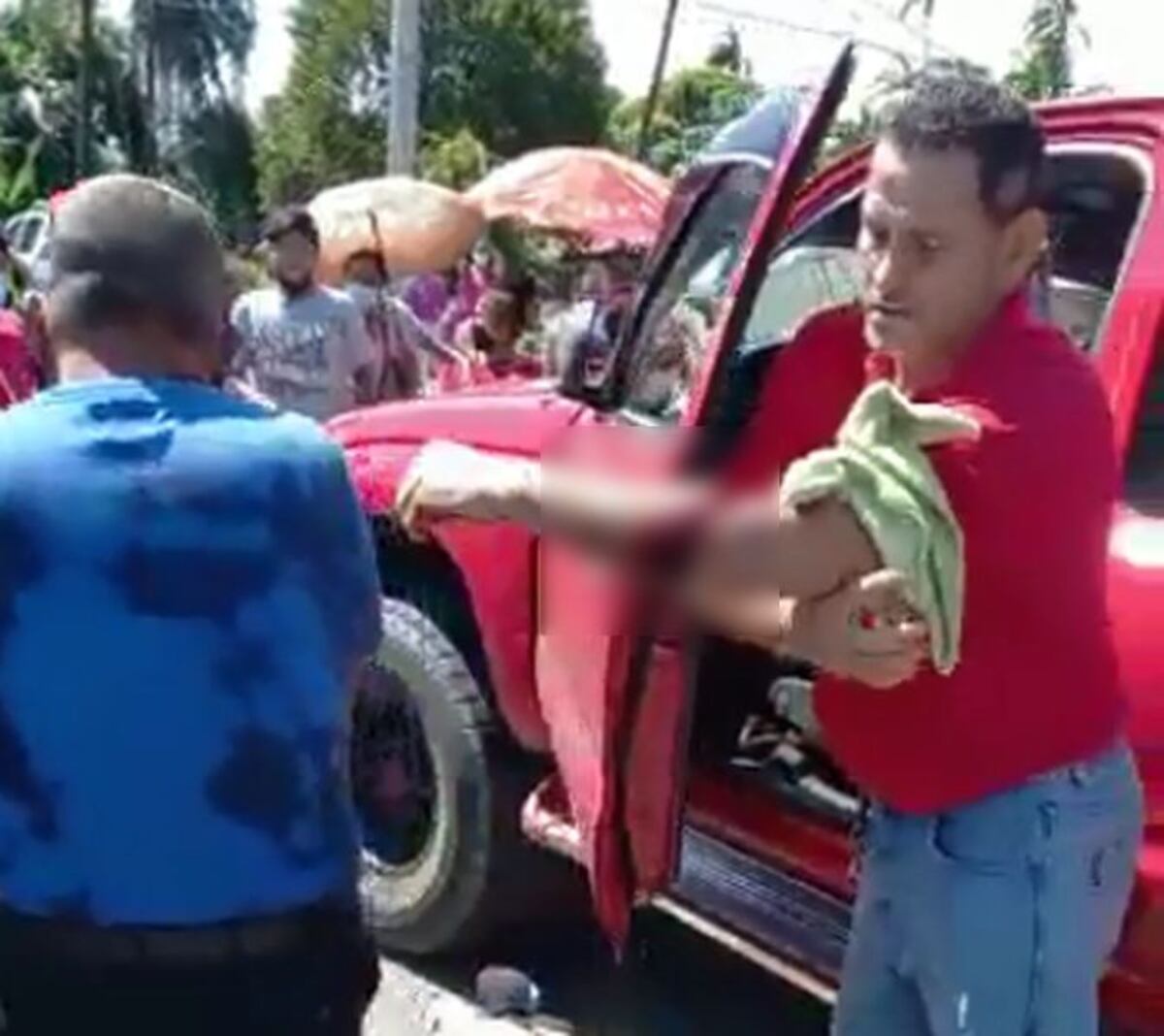 Lamentable. Machetean a un conductor en una protesta en Bocas del Toro | Video