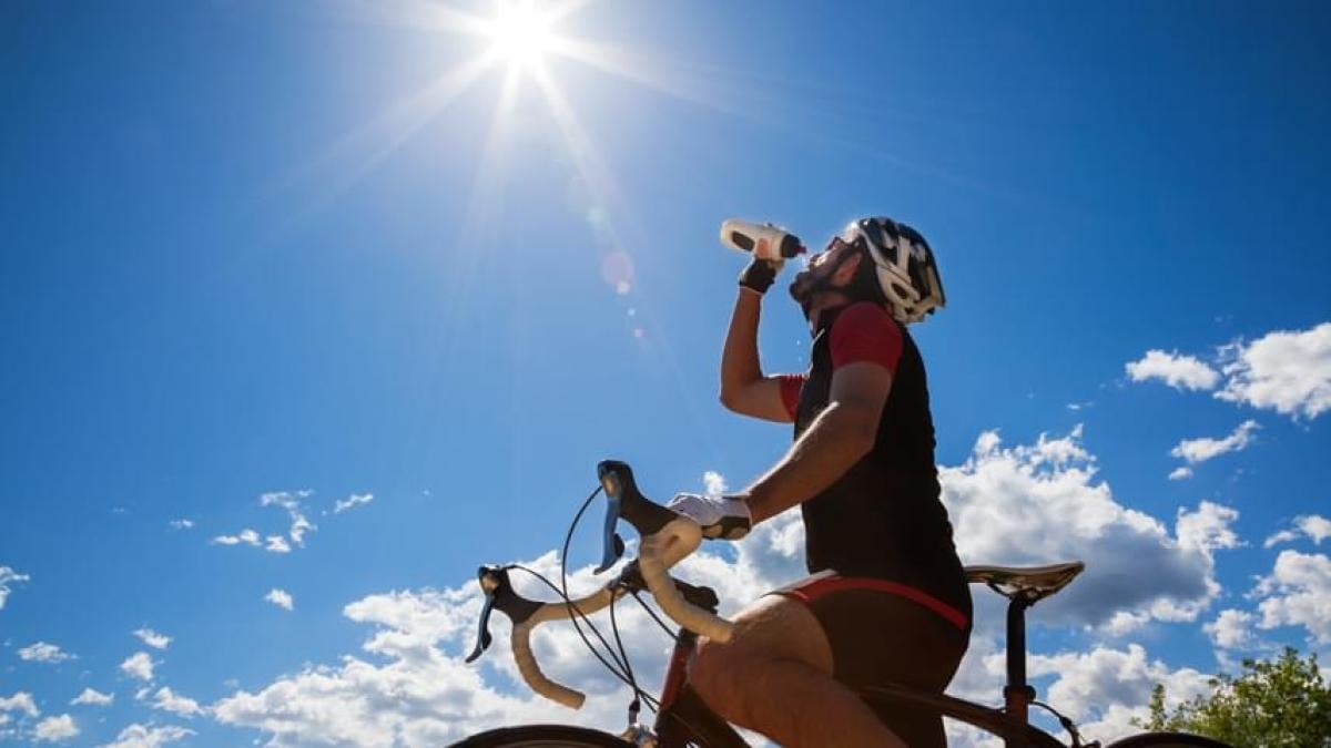 El calor sube y el cuerpo lo siente: las advertencias del verano