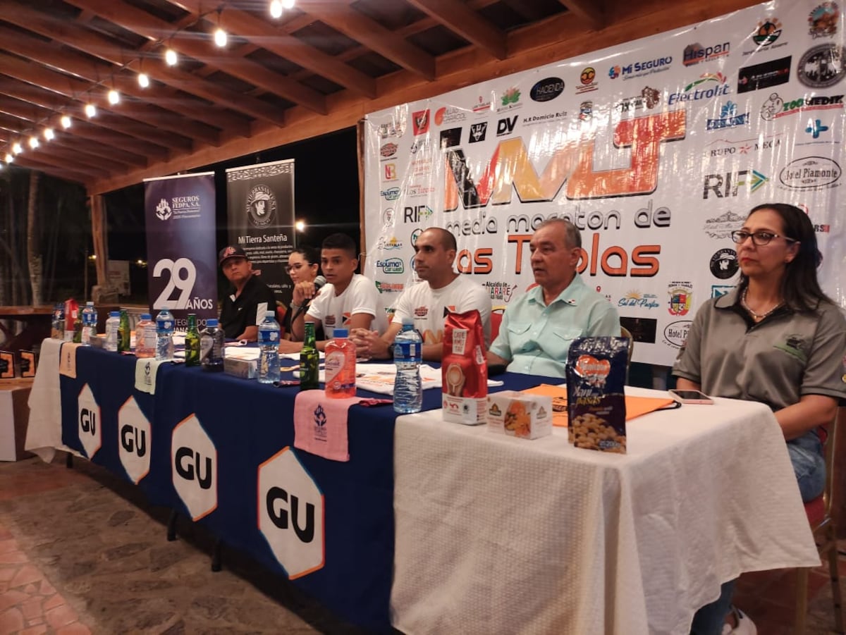 Corredores de varios países en la Media Maratón de Las Tablas