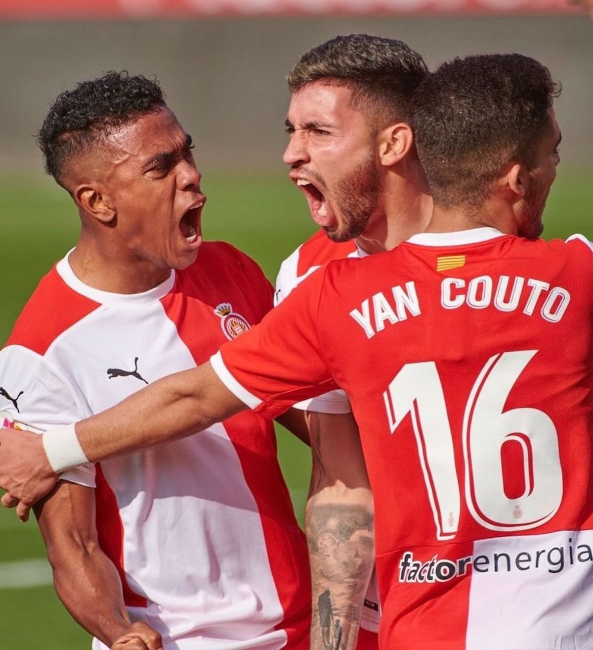 Con un Bárcenas en modo ‘Avengers’ el Girona mete pies y medio en la final del ‘playoff’ del ascenso en España