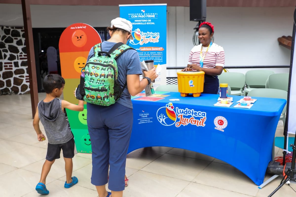 Abren la primera ludoteca juvenil del país con apoyo del Mides y la Embajada de Turquía