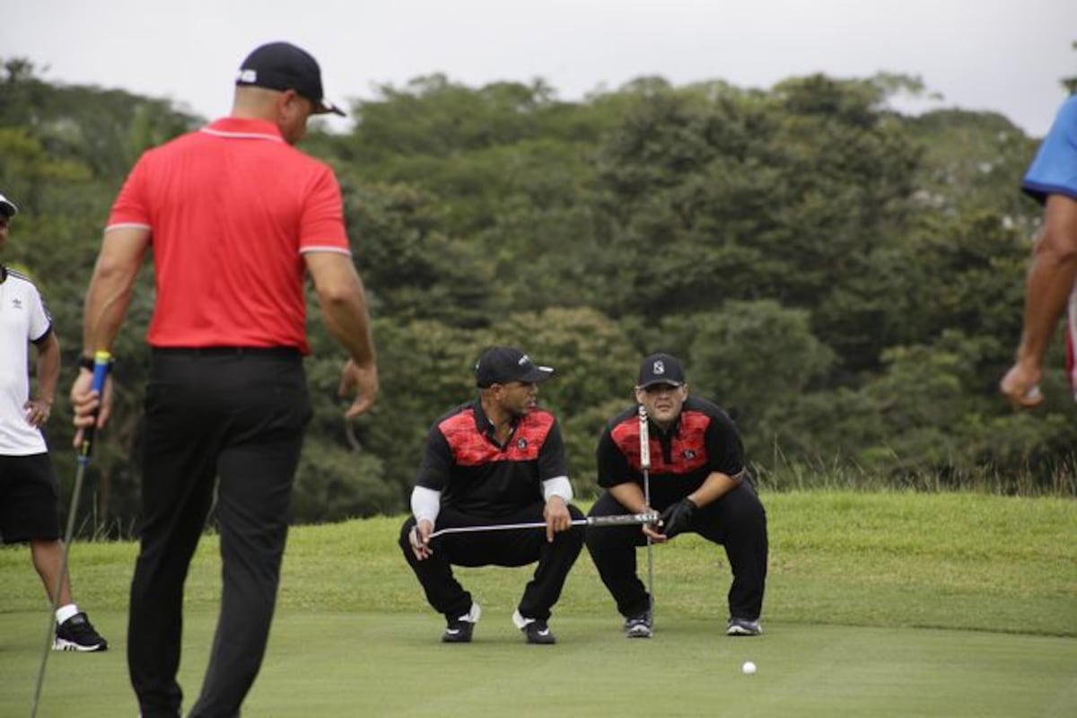 Schmidt y Miguel Cotto  ganan Torneo de Golf de OMB en Panamá 