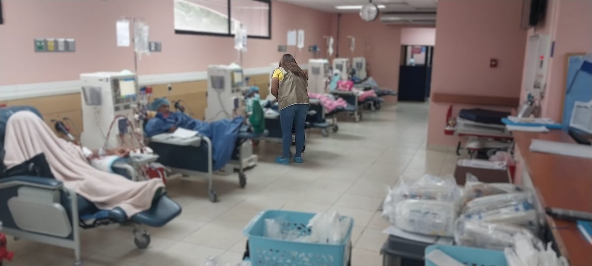 Dilatación de la licitación de nuevos equipos y salas de hemodiálisis pone en peligro la vida de pacientes
