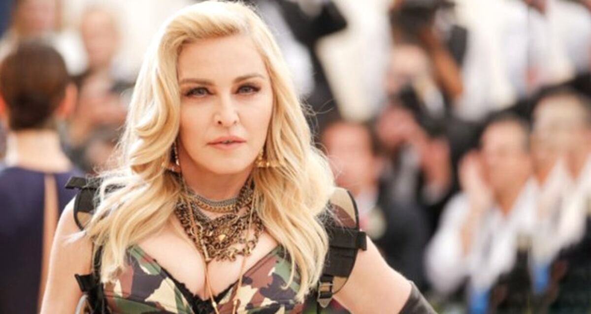 Modelo revela cómo Madonna la acoso en video y con cartas tras conocerla