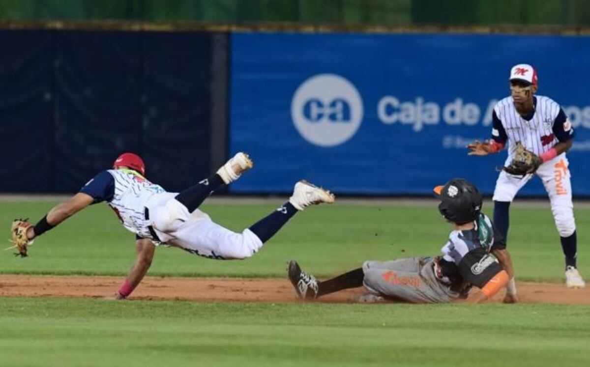 Colón empareja. Metro castiga al abridor de Coclé y le anotan las 6 del triunfo