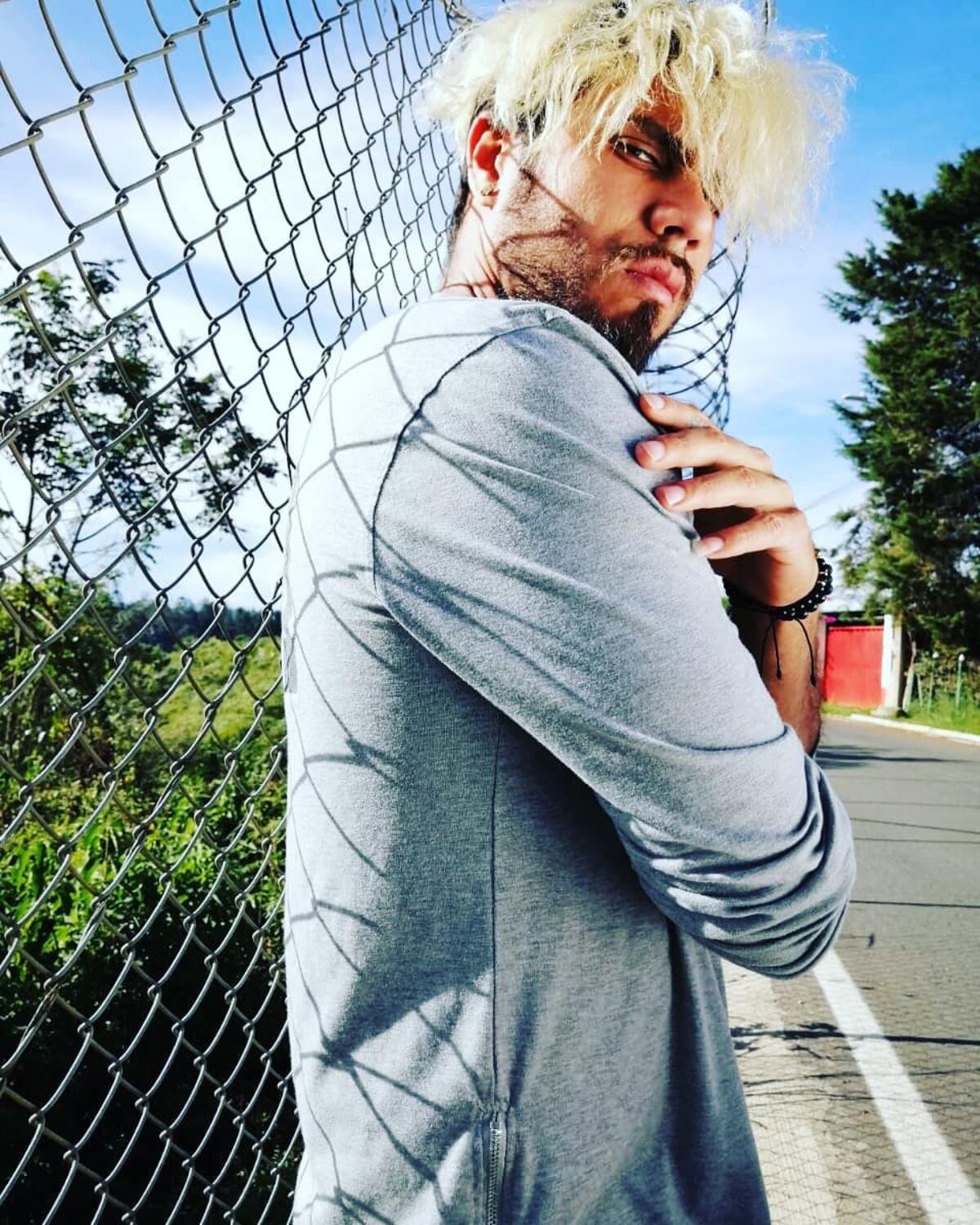 Dios sabe por que hace las cosas. Ex calle 7 no puede salir de Colombia desde inicios de marzo, pero algo maravilloso ha ocurrido. Video