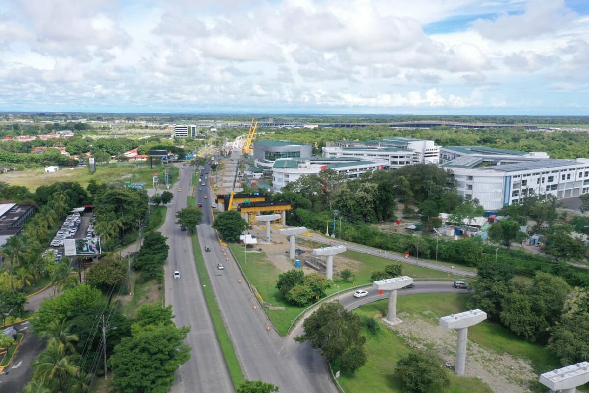 Atentos. Cerrarán salida del Corredor Sur hacia vía Tocumen por montaje de vigas del Ramal Línea 2