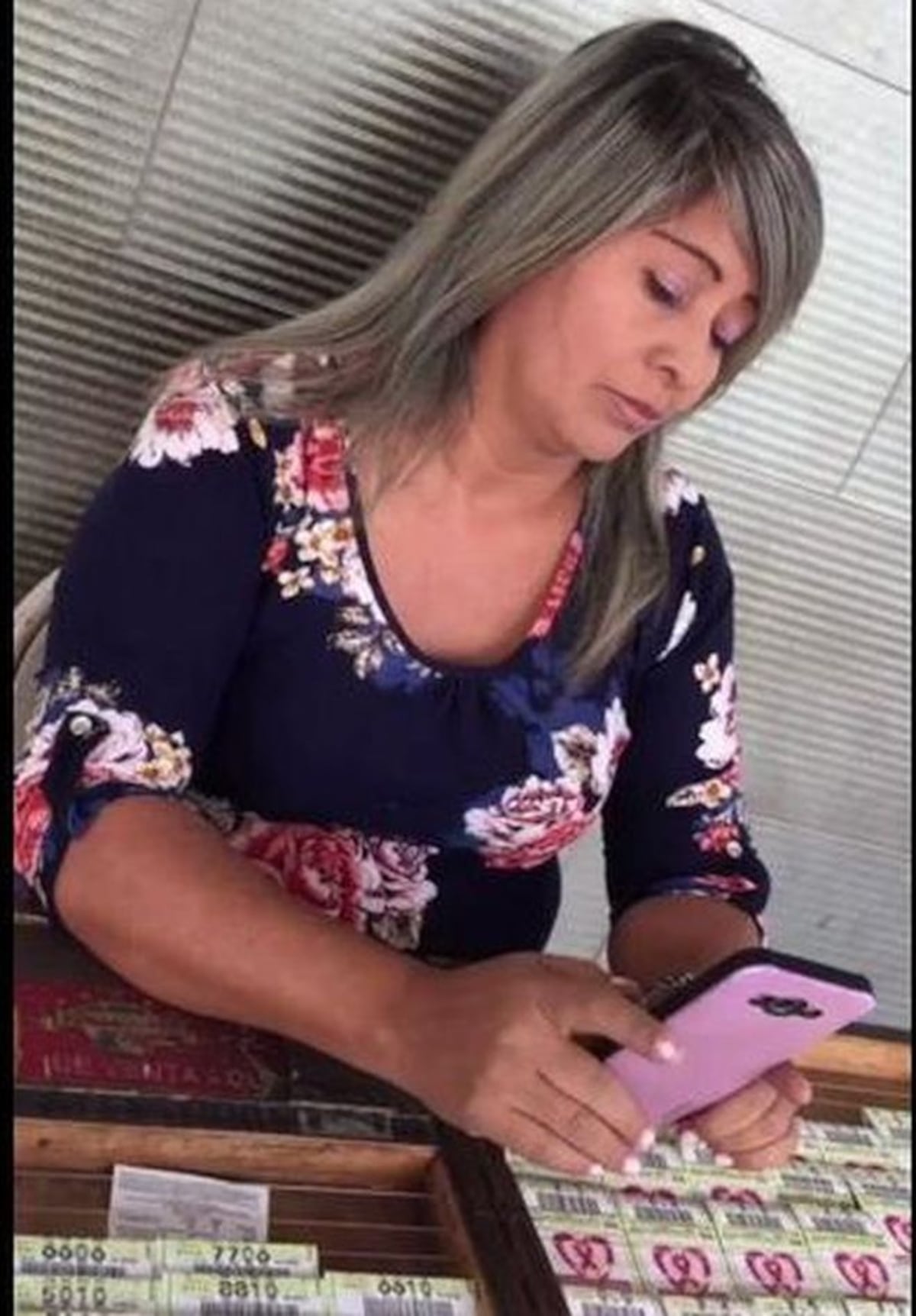 ¡AY, PAPÁ! Le suspenden libreta a billetera que vendió casado | VIDEO 