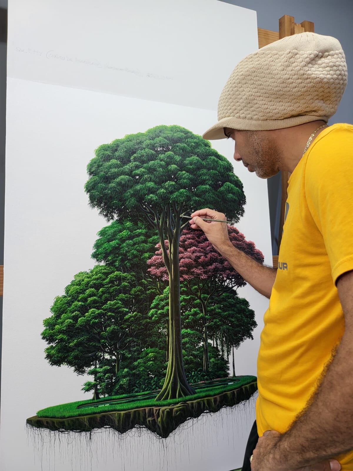 Colonense se destaca y expone sus pinturas en Nueva York en pleno Jueves Santo. Vea lo que pasa